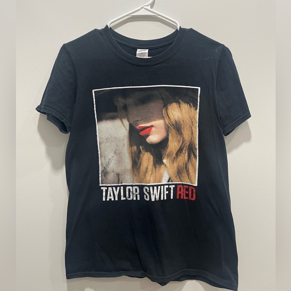 Black Taylor Swift Red Tour T-Shirt